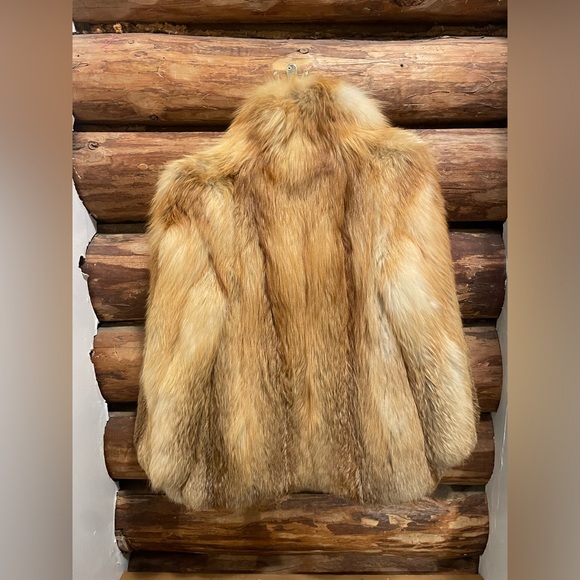 🔥Get it NOW before she’s GONE!Vintage Mandel’s designer series red fox fur coat - Picture 2 of 8